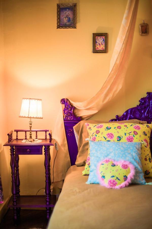 Апартаменты The Vintage Bed And Broc' Saint-Calais Экстерьер фото